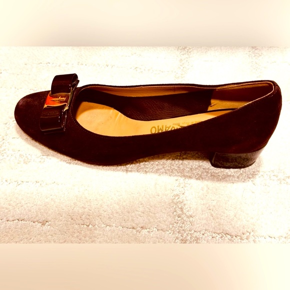 ON SALE!Salvatore FERRAGAMO Suede Ballet pumps, Wine Color, size 7.5B, Like NEW! - Picture 2 of 6